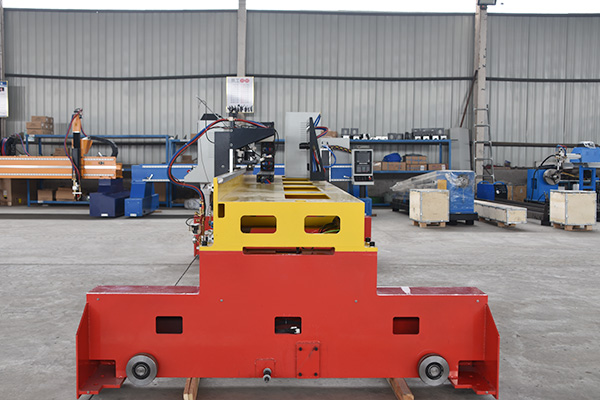 數(shù)控等離子切割機(jī) 數(shù)控等離子切割機(jī)