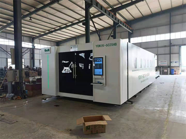 大包圍交換平臺(tái)激光切板機(jī)6