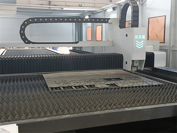 數(shù)控激光切割機(jī)